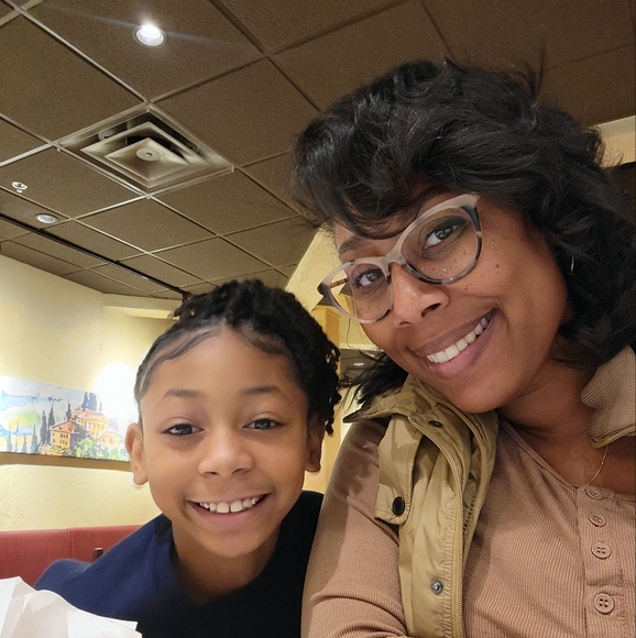 Meet your Posher, Krystal - Picture 3 of 11